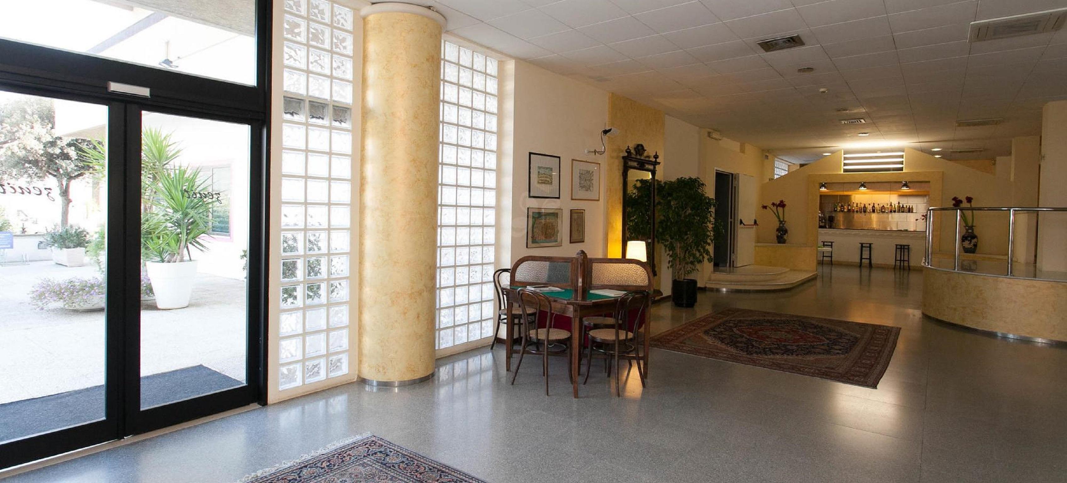 Hotel Zenit Salento Лече Екстериор снимка