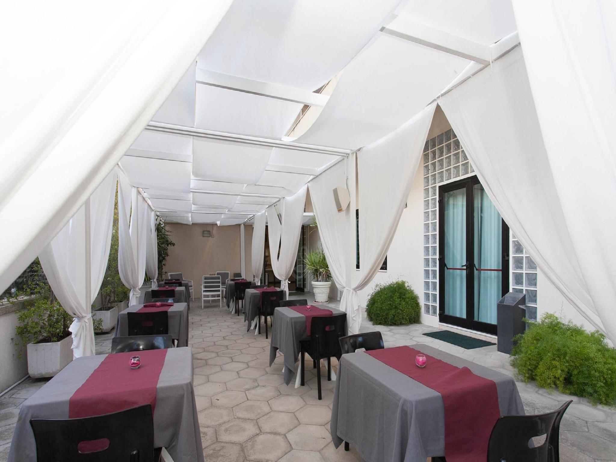 Hotel Zenit Salento Лече Екстериор снимка