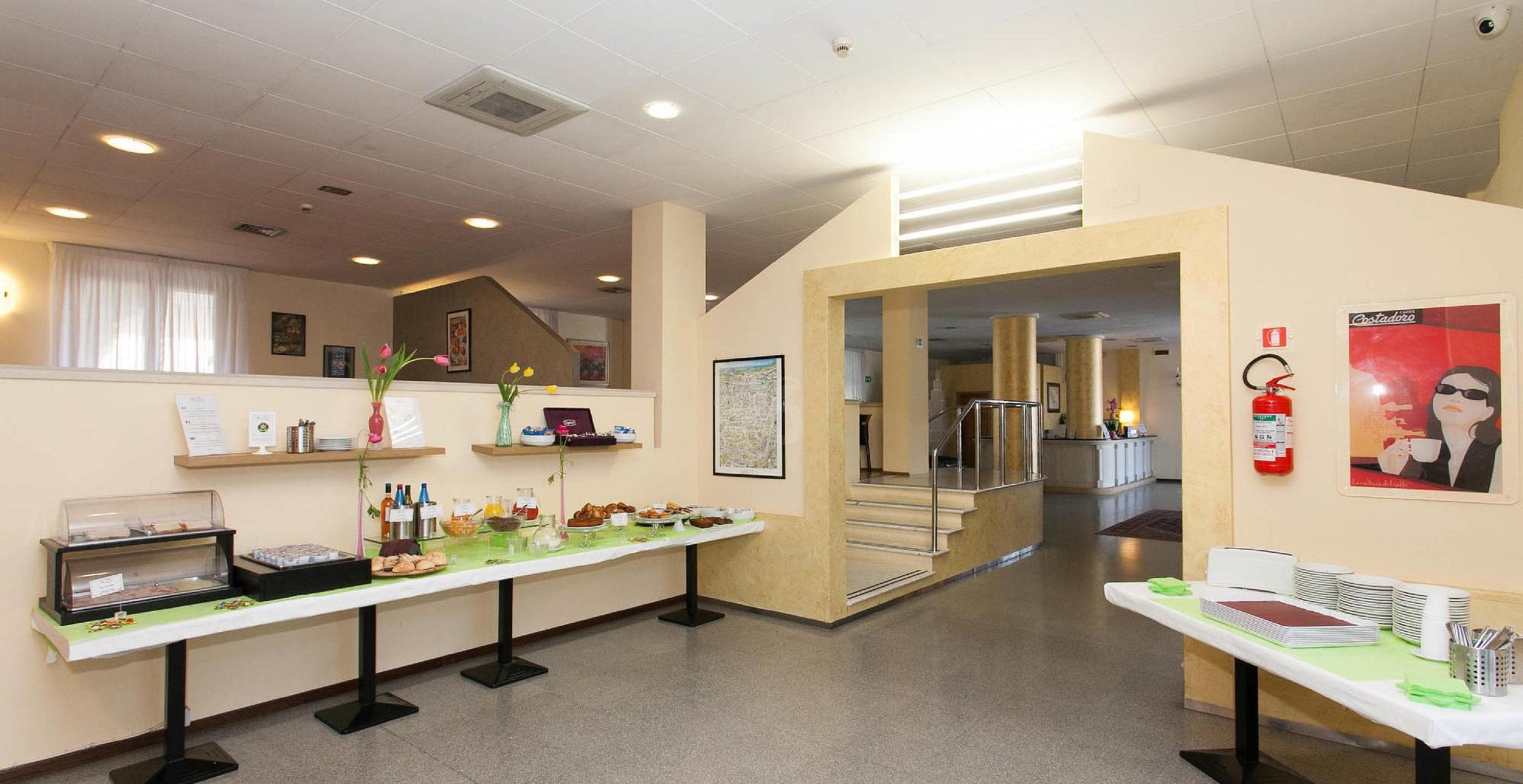 Hotel Zenit Salento Лече Екстериор снимка
