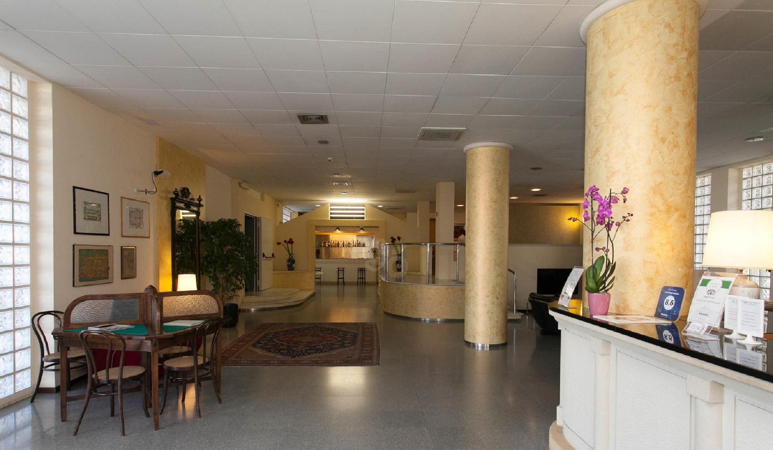 Hotel Zenit Salento Лече Екстериор снимка