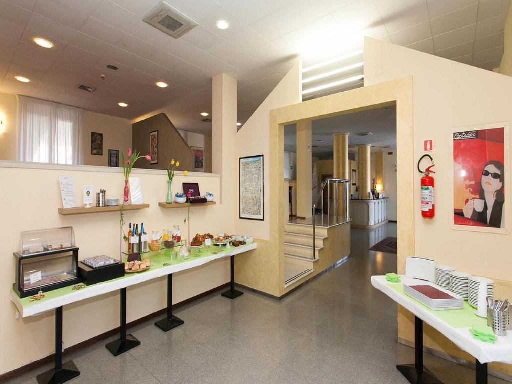 Hotel Zenit Salento Лече Екстериор снимка