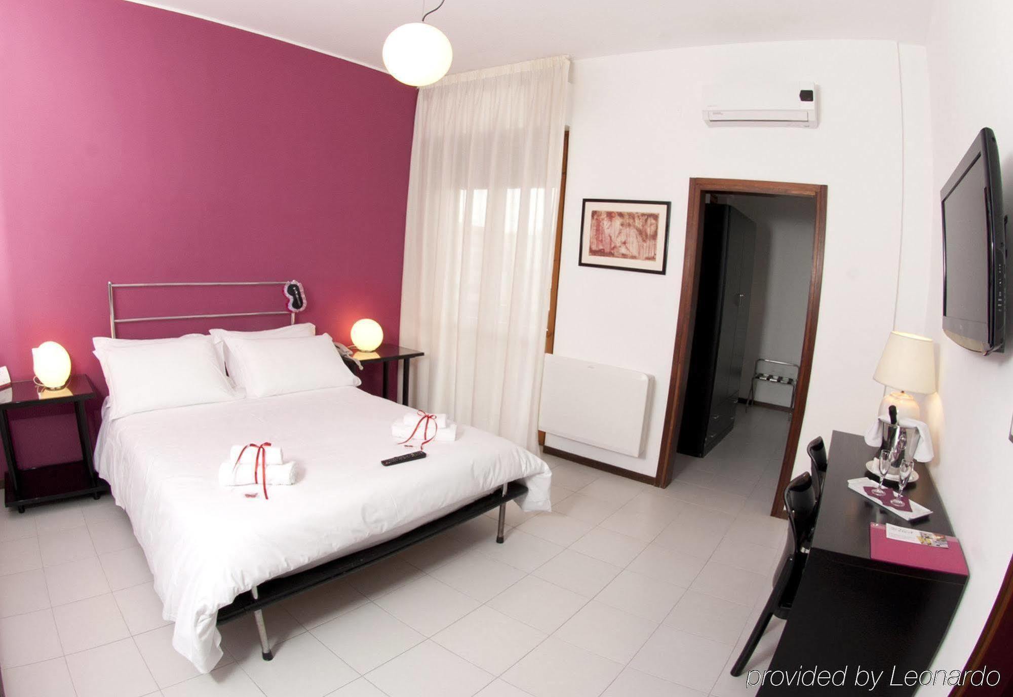 Hotel Zenit Salento Лече Стая снимка